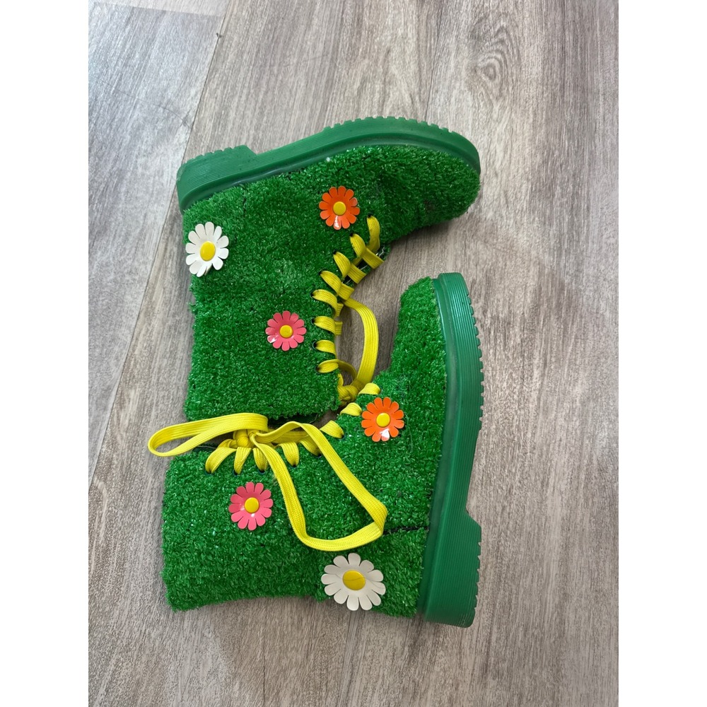 Doll Kills Delia's It's Always Greener Faux Daisy Flower Combat Boots Womens 6M